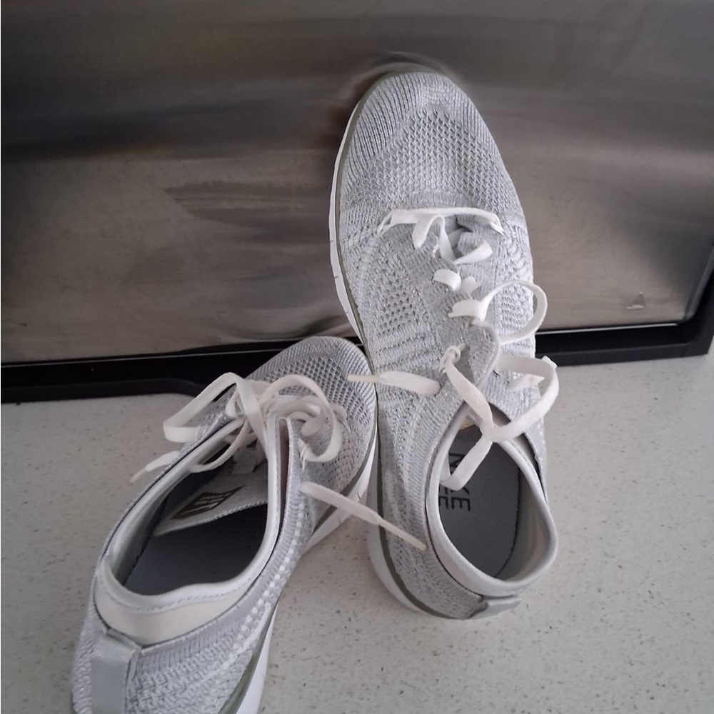 Nike Women's Gray Knit Sneakers